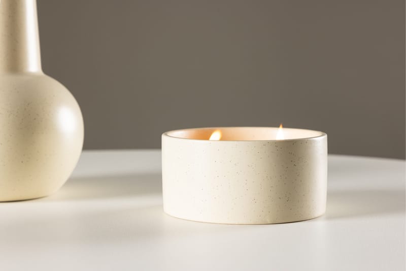 Douglas Doftljus - Beige - Products - Inredning - Ljus & dofter - Rumsdoft & luftfräschare - Doftljus