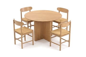Edda Matgrupp runt 110 cm Ek med 4 Malte Matstolar - Ek - Products - Möbler - Bord & matgrupp - Matgrupp