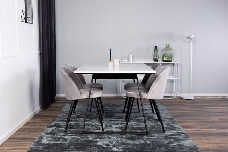 Estelle Matgrupp 140 cm Rektangulär med 4 Velvet stolar - Svart - Products - Möbler - Bord & matgrupp - Matgrupp