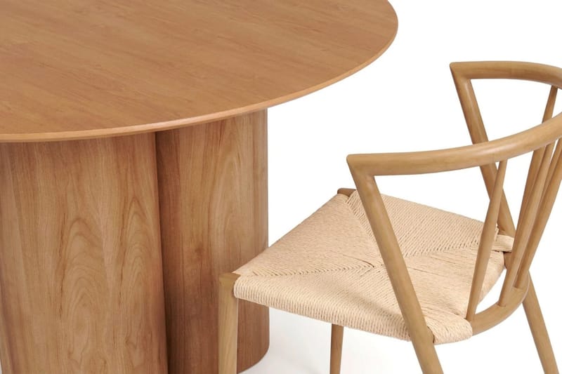 Juno Matgrupp runt 110 cm Ek med 4 Winston Matstolar - Ek - Products - Möbler - Bord & matgrupp - Matgrupp