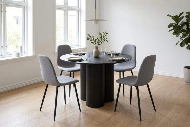 Juno Matgrupp runt 110 cm Svart med 4 Nibe Matstolar - Svart - Products - Möbler - Bord & matgrupp - Matgrupp