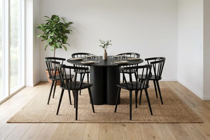 Juno Matgrupp runt 130 cm Svart med 6 Tyrö Matstolar - Svart - Products - Möbler - Bord & matgrupp - Matgrupp