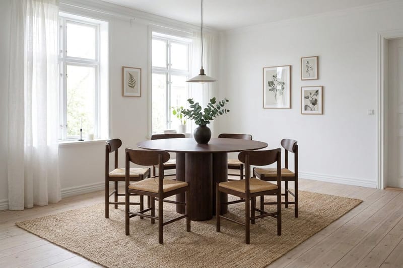 Juno Matgrupp runt 130 cm Valnöt med 6 Malte Matstolar - Products - Möbler - Bord & matgrupp - Matgrupp