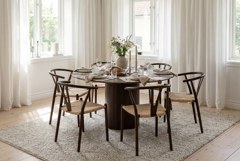 Juno Matgrupp runt 150 cm Valnöt med 6 Elysia Matstolar - Products - Möbler - Bord & matgrupp - Matgrupp