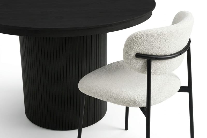 Kopparbo Förlängningsbart runt 120-220 cm Svart med 4 Lucy Matstolar - Svart - Products - Möbler - Bord & matgrupp - Matgrupp