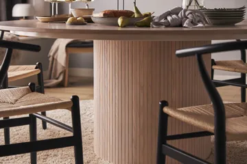 Kopparbo Runt Matbord 180 cm - Vitlaserat Ek / Ljus / Trä - Products - Möbler - Bord & matgrupp - Matbord & köksbord