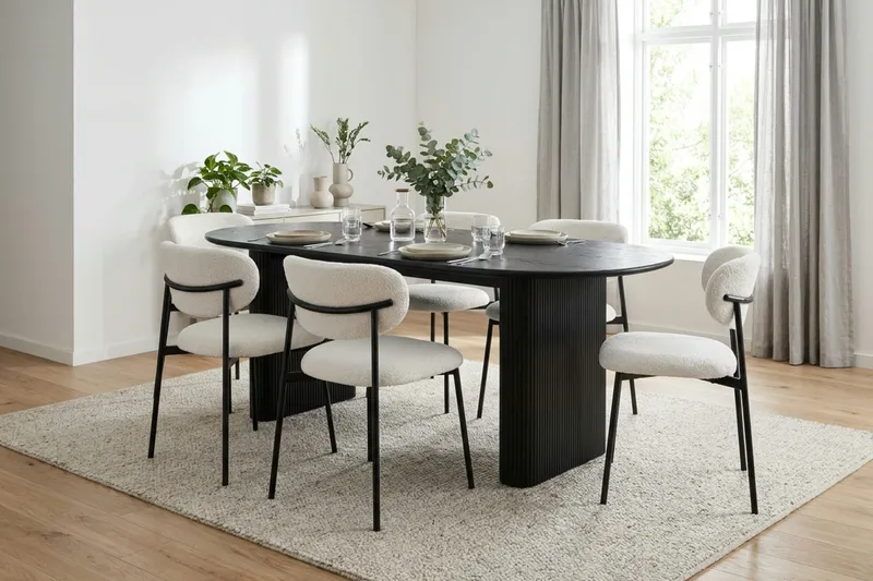 Noira Matgrupp rektangulärt 220 cm Svart med 8 Lucy Matstolar - Svart - Products - Möbler - Bord & matgrupp - Matgrupp
