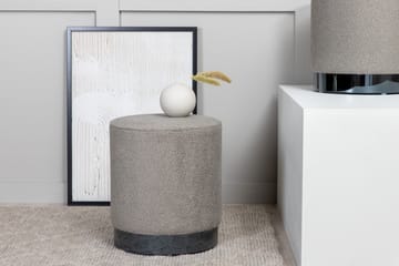 Benji Sittpuff - Greige - Products - Möbler - Fåtölj & stolar - Pall & puff - Sittpuff