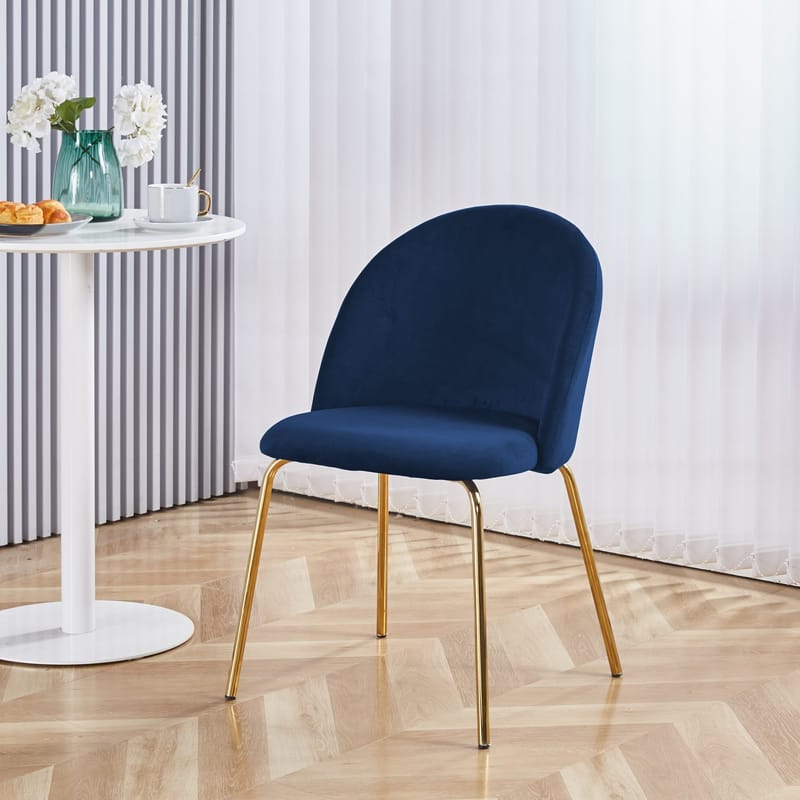 Stol i blå velvet med guldiga ben - Blå - Products - Möbler - Fåtölj & stolar - Matstol & köksstol