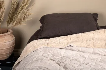 Nilla Överkast 150x250 cm - Beige - Products - Textil & mattor - Sängkläder - Överkast - Överkast dubbelsäng