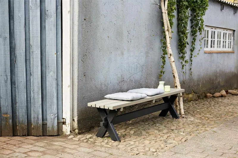 PLUS PlankBänk Utomhus Nostalgi 177x38x44 cm - Svart/Gråbrun - Products - Utemöbler & utemiljö - Utesoffa - Trädgårdsbänk & utebänk