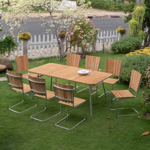 Möllan udendørsgruppe i teak: 8 stole med spisebord 176x90 cm Möllan udendørsgruppe i teak: 8 stole med spisebord 176x90 cm