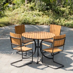 Holmsund spisegruppebord med 4 stole - Træ/sort Holmsund spisegruppebord med 4 stole - Træ/sort