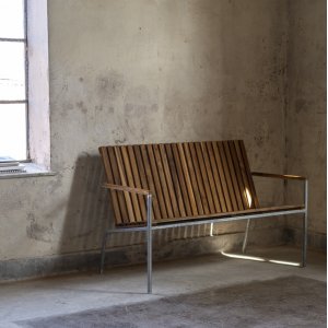 Alva udendørs sofa - Teak & Galvaniseret stål + Møbelplejesæt til tekstiler Alva udendørs sofa - Teak & Galvaniseret stål + Møbelplejesæt til tekstiler