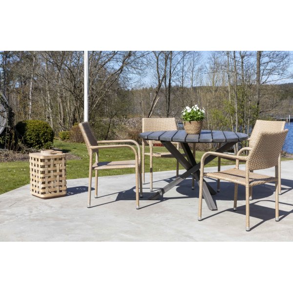 Scottsdale udespisegruppe med 4 stk armstole (stabelvenlige) og spisebord 112 cm - Natur