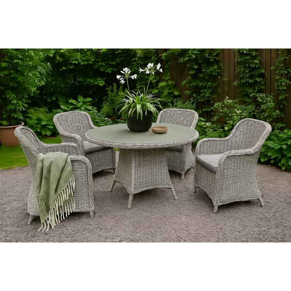 Spisest; 4 stole og spisebord 110 cm gr/rattan