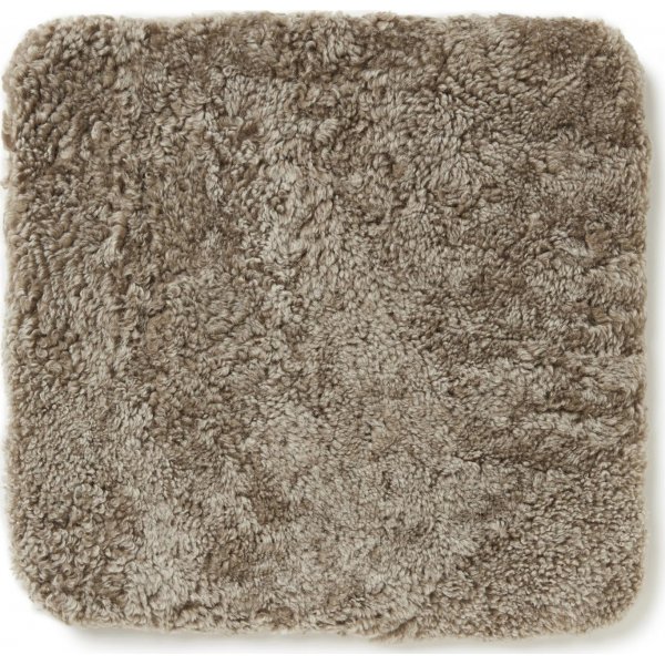 Krllet sdehynde med polstring Lysebrun - 40 x 40 cm